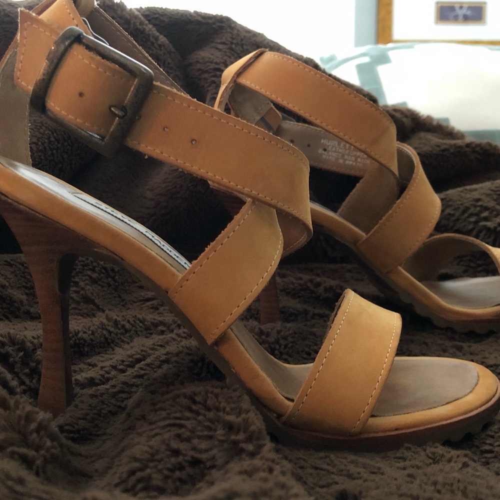 Shoes - Picture 2 of 4